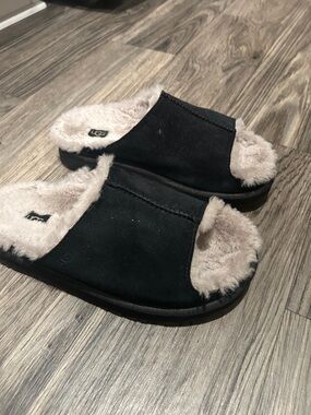 UGG Women’s Black Suede Open-Toe Slippers with Cream Shearling